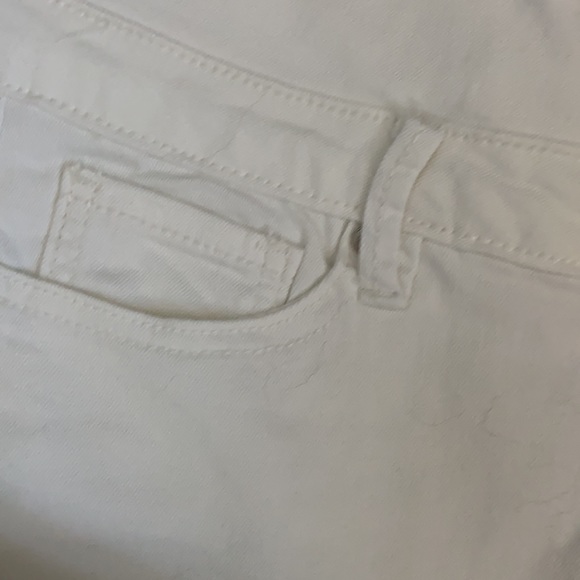 Suzanne Betro high waisted white Capri in size 8 - Picture 7 of 13